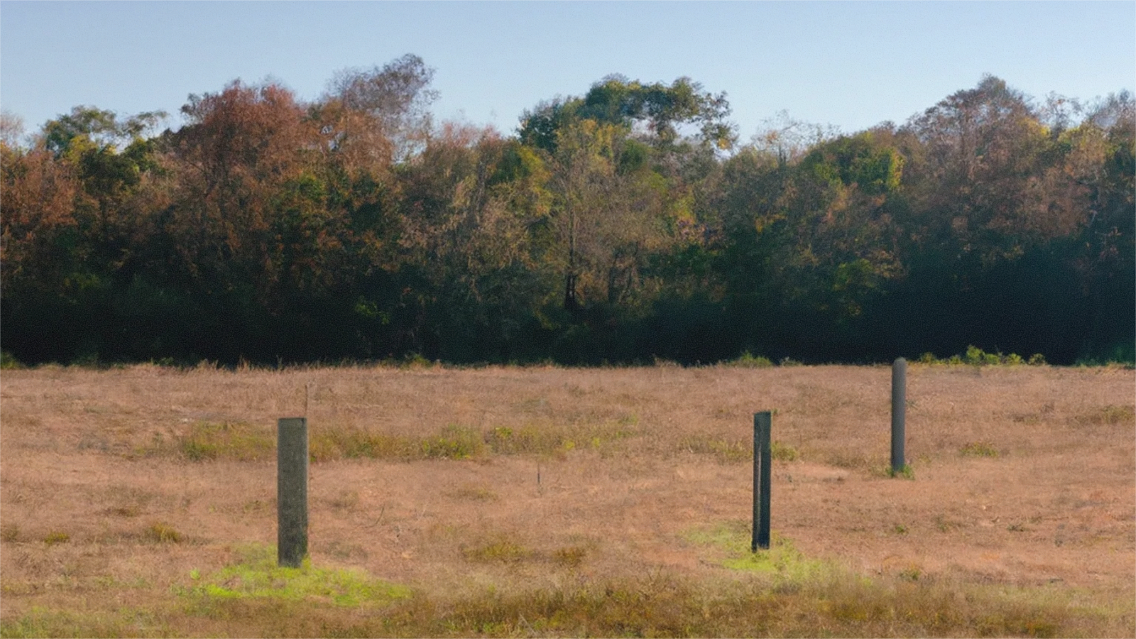 Open Illinois land access road near Elgin